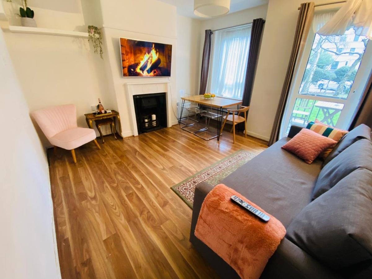 3 Bed Apartment In Camden Лондон Екстер'єр фото
